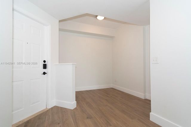 3215 NE 184th St 14301, Aventura, FL 33160