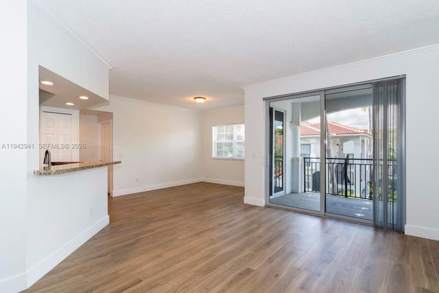 3215 NE 184th St 14301, Aventura, FL 33160