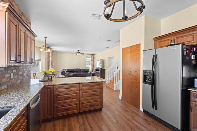 17900 SW 4th Ct, Pembroke Pines, FL 33029