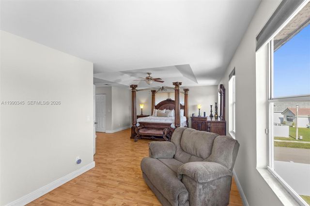 17900 SW 4th Ct, Pembroke Pines, FL 33029