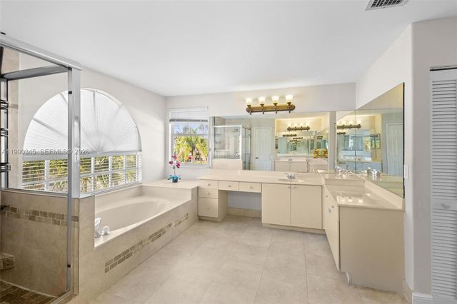 17900 SW 4th Ct, Pembroke Pines, FL 33029