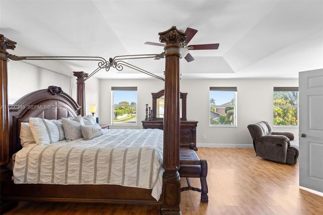 17900 SW 4th Ct, Pembroke Pines, FL 33029