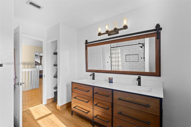 17900 SW 4th Ct, Pembroke Pines, FL 33029