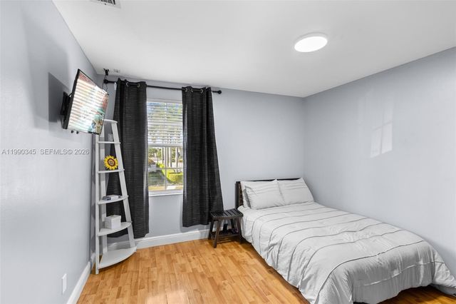 17900 SW 4th Ct, Pembroke Pines, FL 33029