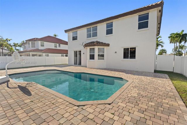 17900 SW 4th Ct, Pembroke Pines, FL 33029