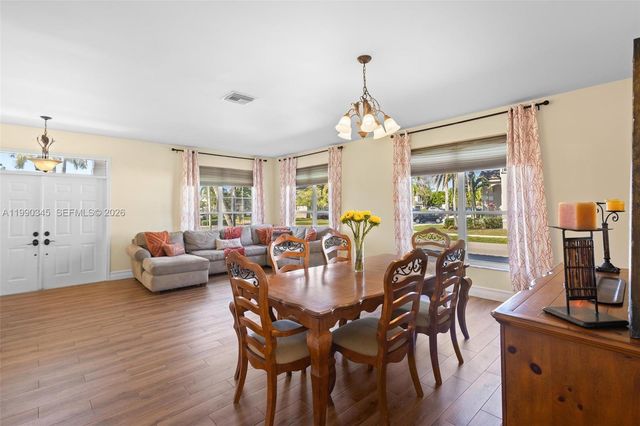 17900 SW 4th Ct, Pembroke Pines, FL 33029