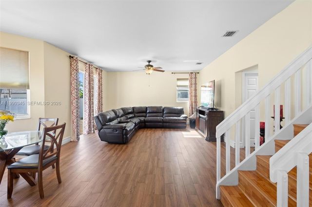 17900 SW 4th Ct, Pembroke Pines, FL 33029