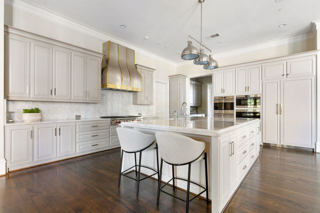 10617 Bridge Hollow Court, Dallas, TX 75229