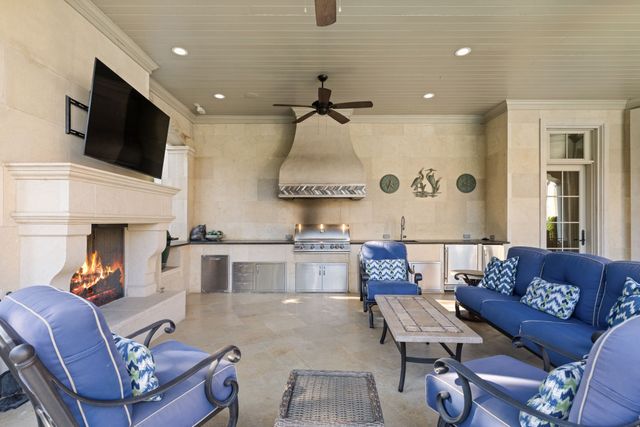 10617 Bridge Hollow Court, Dallas, TX 75229