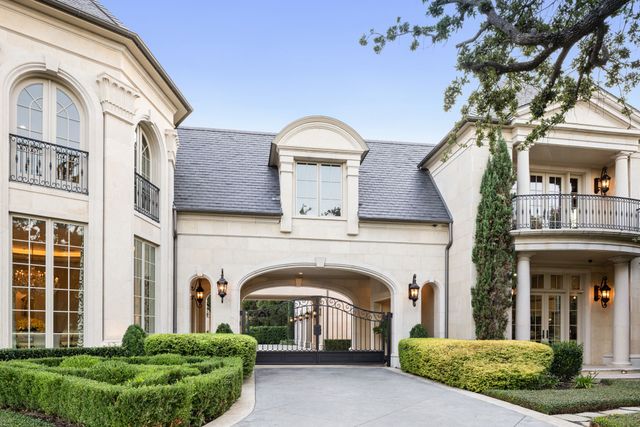 10617 Bridge Hollow Court, Dallas, TX 75229