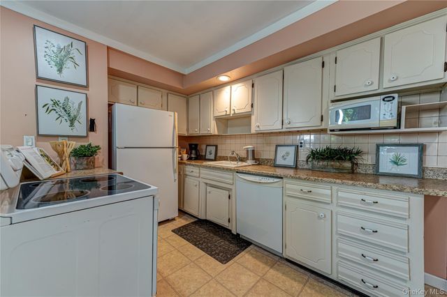 69 Bedford Avenue, Mastic, NY 11950