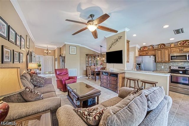 10092 Oakhurst WAY, Fort Myers, FL 33913