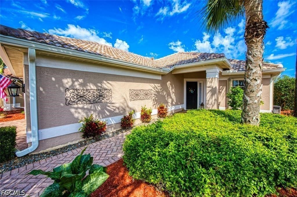 10092 Oakhurst WAY, Fort Myers, FL 33913