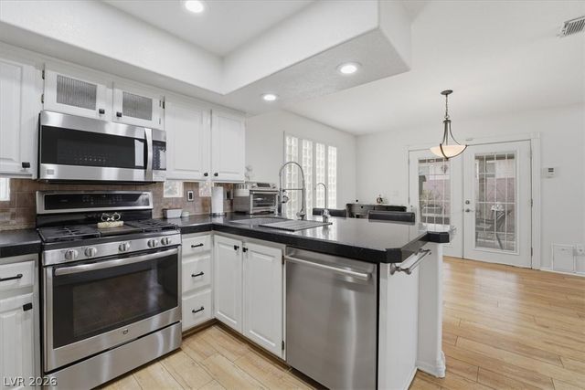 5251 Ladyhawk Way, Las Vegas, NV 89118