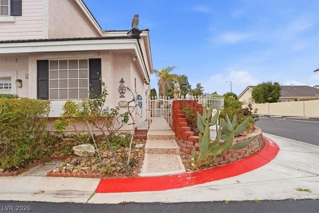 5251 Ladyhawk Way, Las Vegas, NV 89118