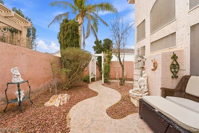 5251 Ladyhawk Way, Las Vegas, NV 89118