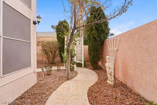 5251 Ladyhawk Way, Las Vegas, NV 89118