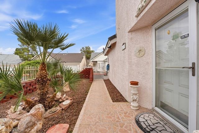 5251 Ladyhawk Way, Las Vegas, NV 89118