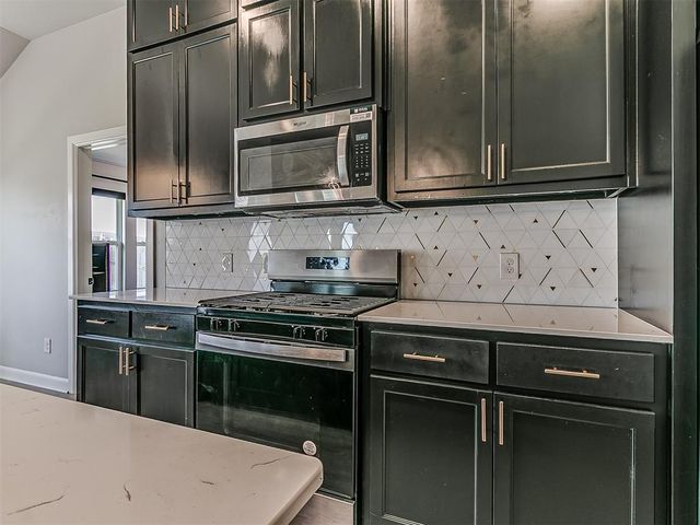 3205 Piney River Drive, Yukon, OK 73099