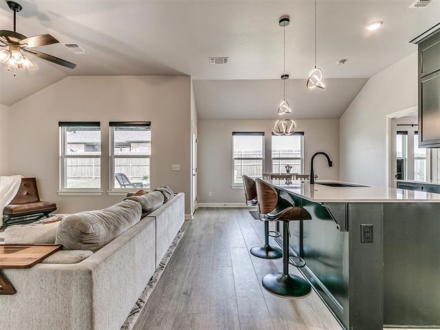 3205 Piney River Drive, Yukon, OK 73099