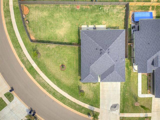3205 Piney River Drive, Yukon, OK 73099