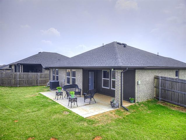 3205 Piney River Drive, Yukon, OK 73099