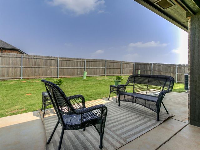 3205 Piney River Drive, Yukon, OK 73099