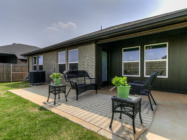 3205 Piney River Drive, Yukon, OK 73099