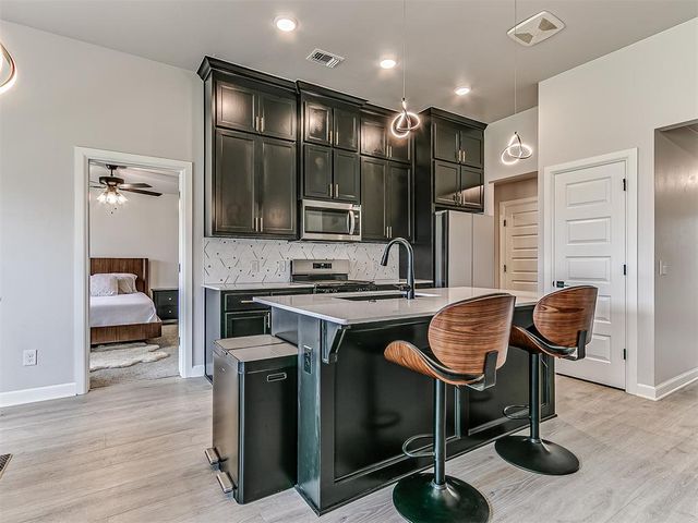 3205 Piney River Drive, Yukon, OK 73099