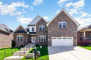 513 Summit View Cir, Clarksville, TN 37043