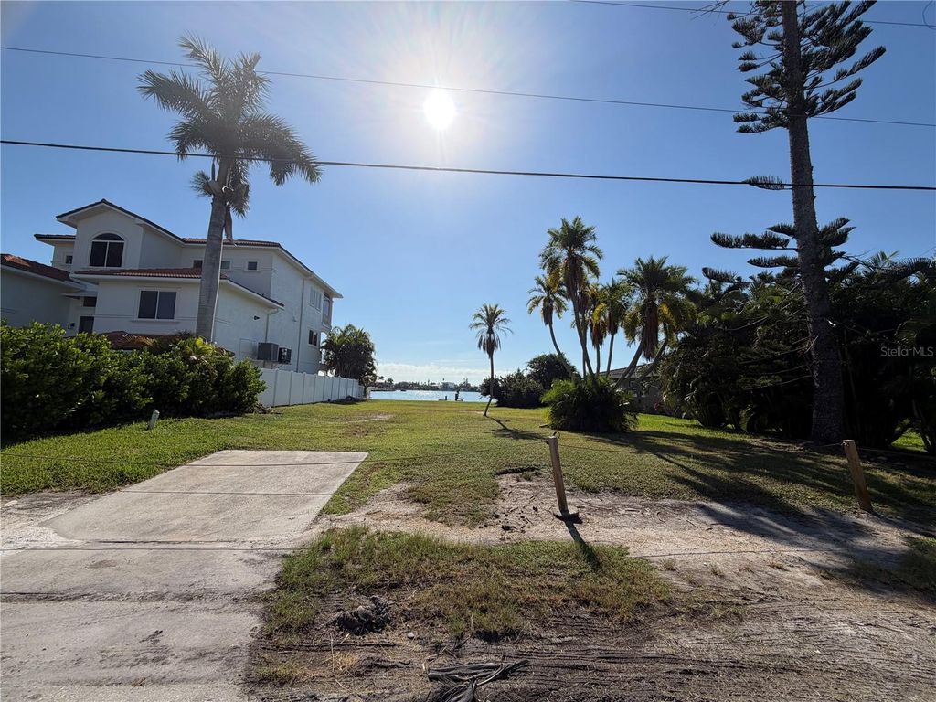 16325 REDINGTON DRIVE, Redington Beach, FL 33708