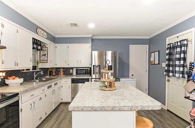 3202 Kay Don Road, Pine Bluff, AR 71603