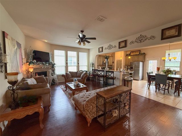 9307 Water Oak Court, Arlington, TX 76002