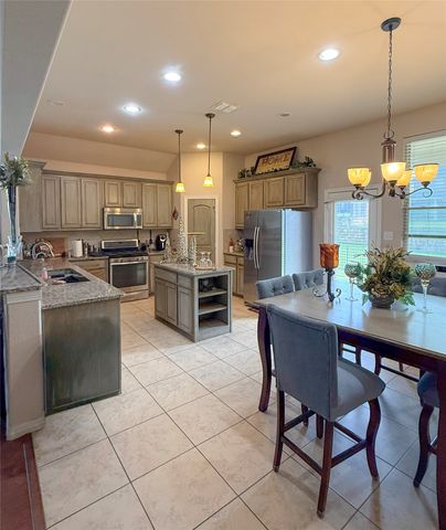 9307 Water Oak Court, Arlington, TX 76002