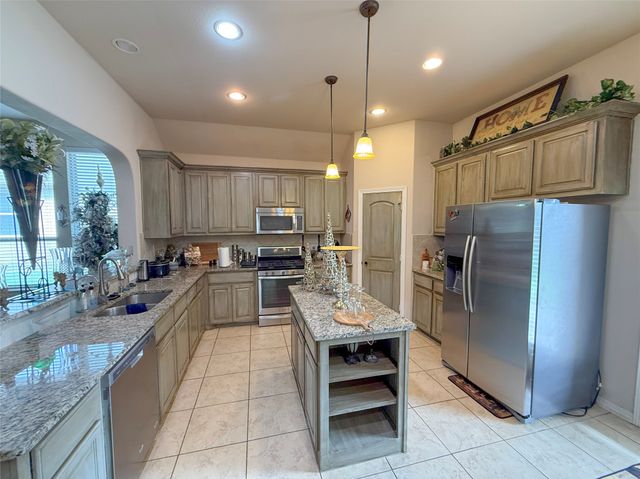 9307 Water Oak Court, Arlington, TX 76002
