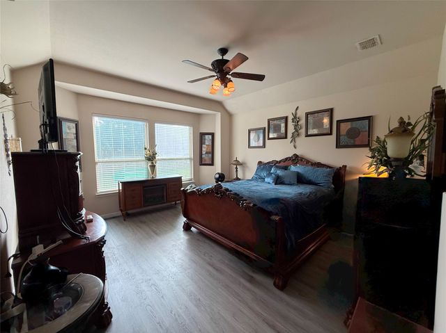 9307 Water Oak Court, Arlington, TX 76002