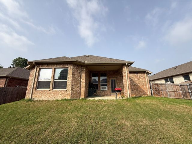 9307 Water Oak Court, Arlington, TX 76002