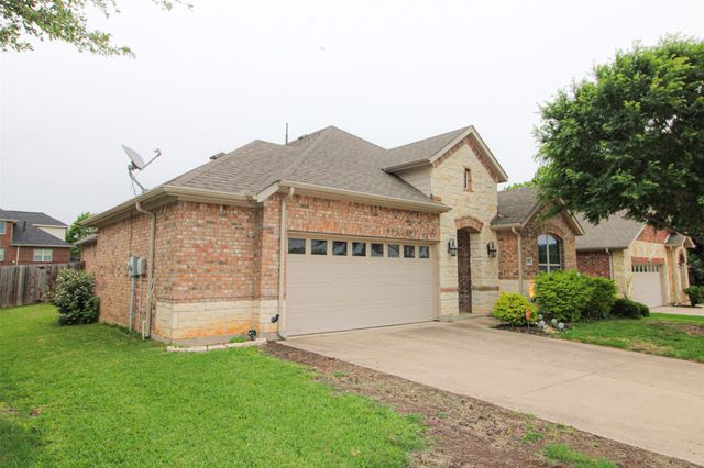 9307 Water Oak Court, Arlington, TX 76002