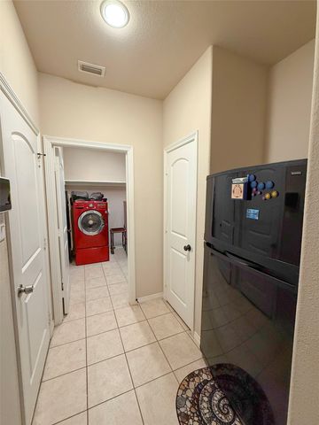 9307 Water Oak Court, Arlington, TX 76002
