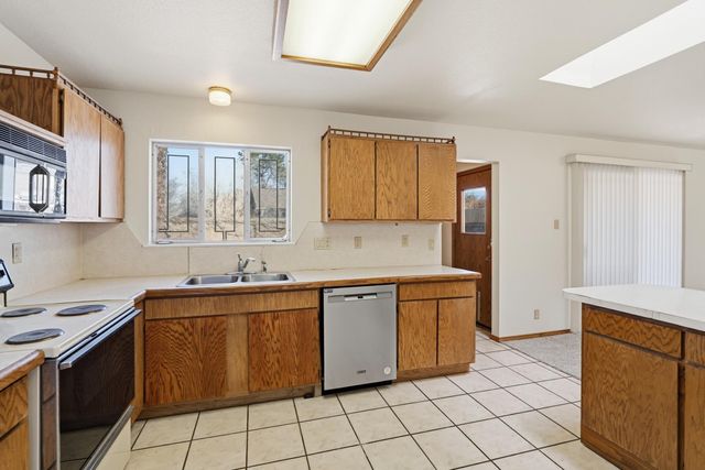 9007 Princess Jeanne Avenue NE, Albuquerque, NM 87112