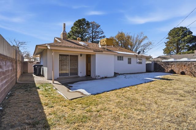 9007 Princess Jeanne Avenue NE, Albuquerque, NM 87112