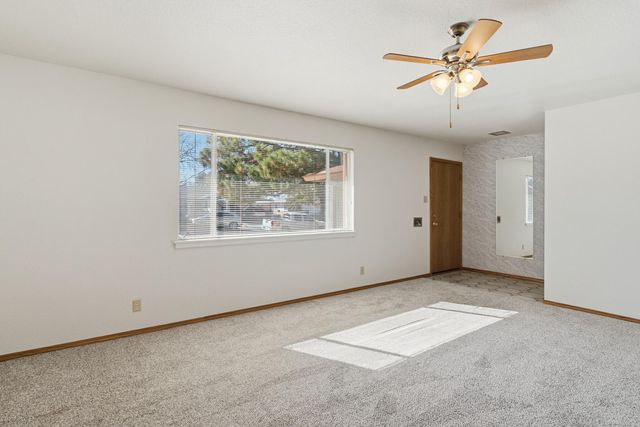 9007 Princess Jeanne Avenue NE, Albuquerque, NM 87112