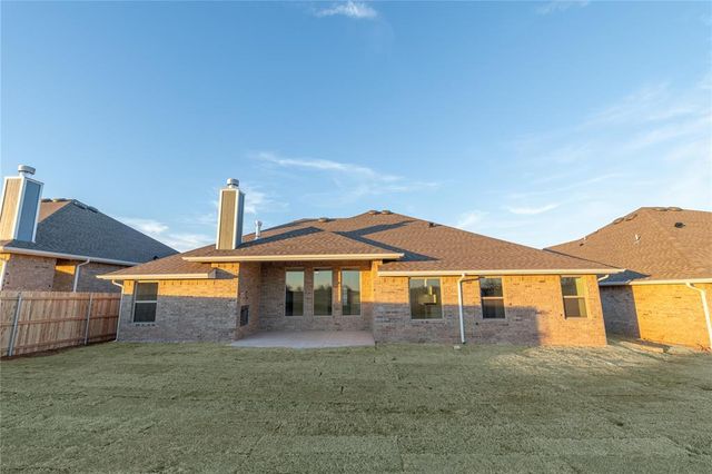808 Halley Drive, Moore, OK 73160