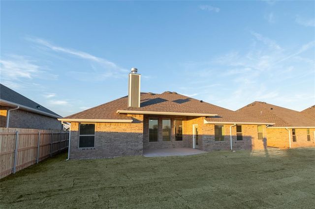 808 Halley Drive, Moore, OK 73160