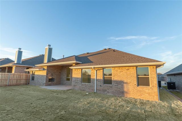 808 Halley Drive, Moore, OK 73160