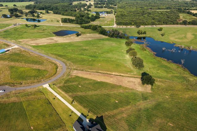 375 Sailview Court, Honey Grove, TX 75446