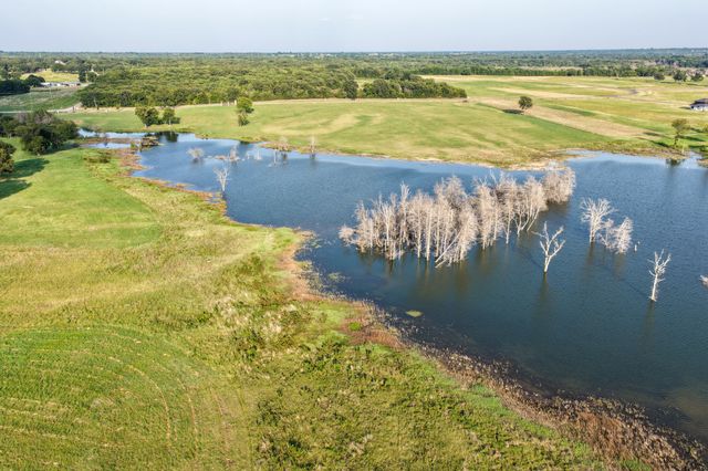 375 Sailview Court, Honey Grove, TX 75446