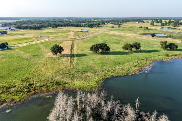 375 Sailview Court, Honey Grove, TX 75446