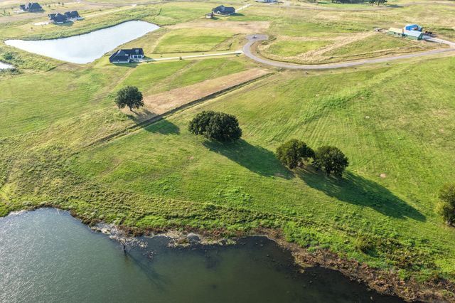 375 Sailview Court, Honey Grove, TX 75446