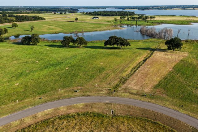 375 Sailview Court, Honey Grove, TX 75446